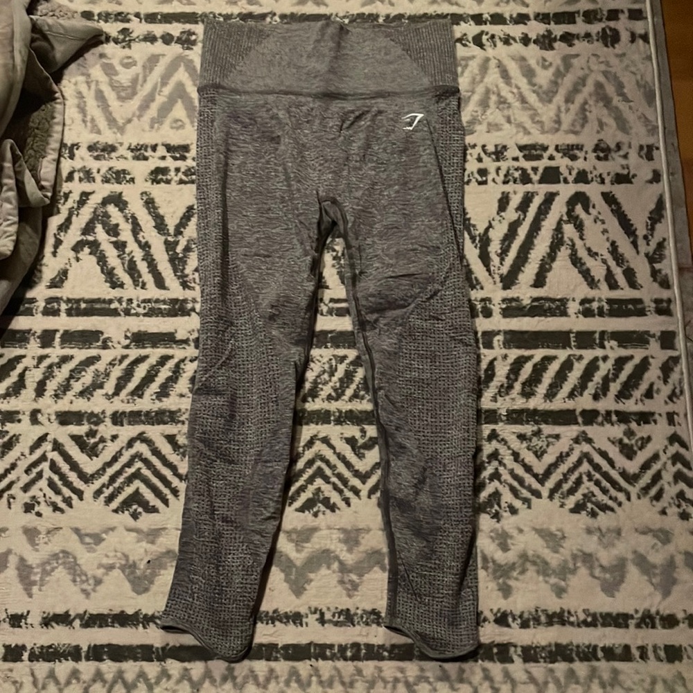 Gym shark leggings